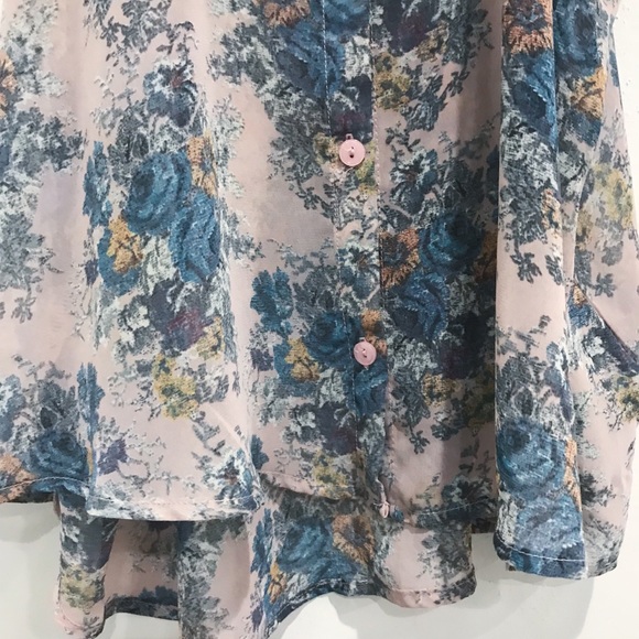 🌸 Floral Top 🌸 - Picture 3 of 4